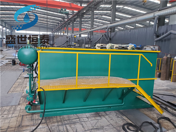 Efficient dissolved air flotation machine