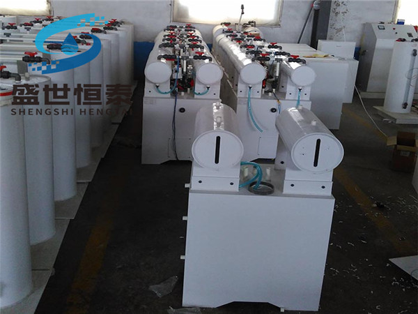 Chlorine dioxide generator